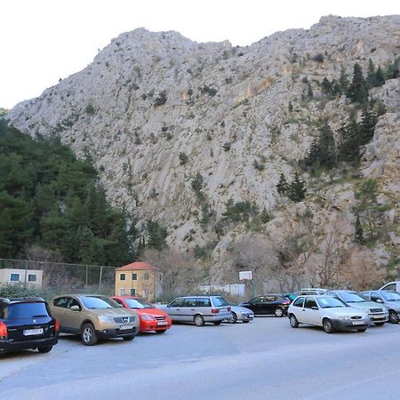 Apartments With A Parking Space Omis - 4327 Exterior photo